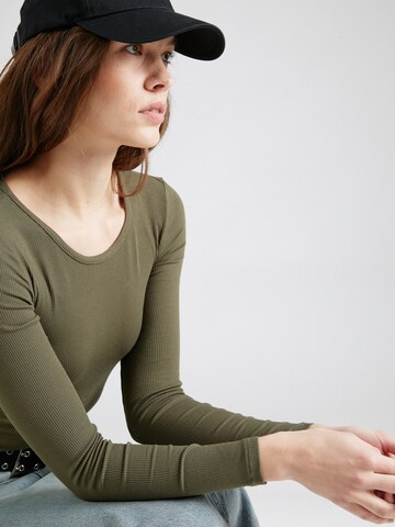 AÉROPOSTALE Shirt in Groen