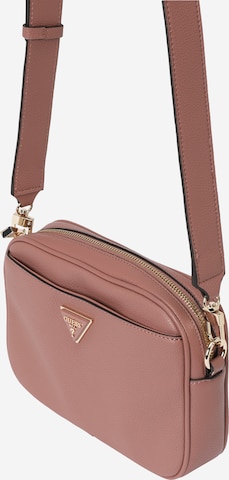 Borsa a tracolla 'Meridian' di GUESS in rosa: frontale