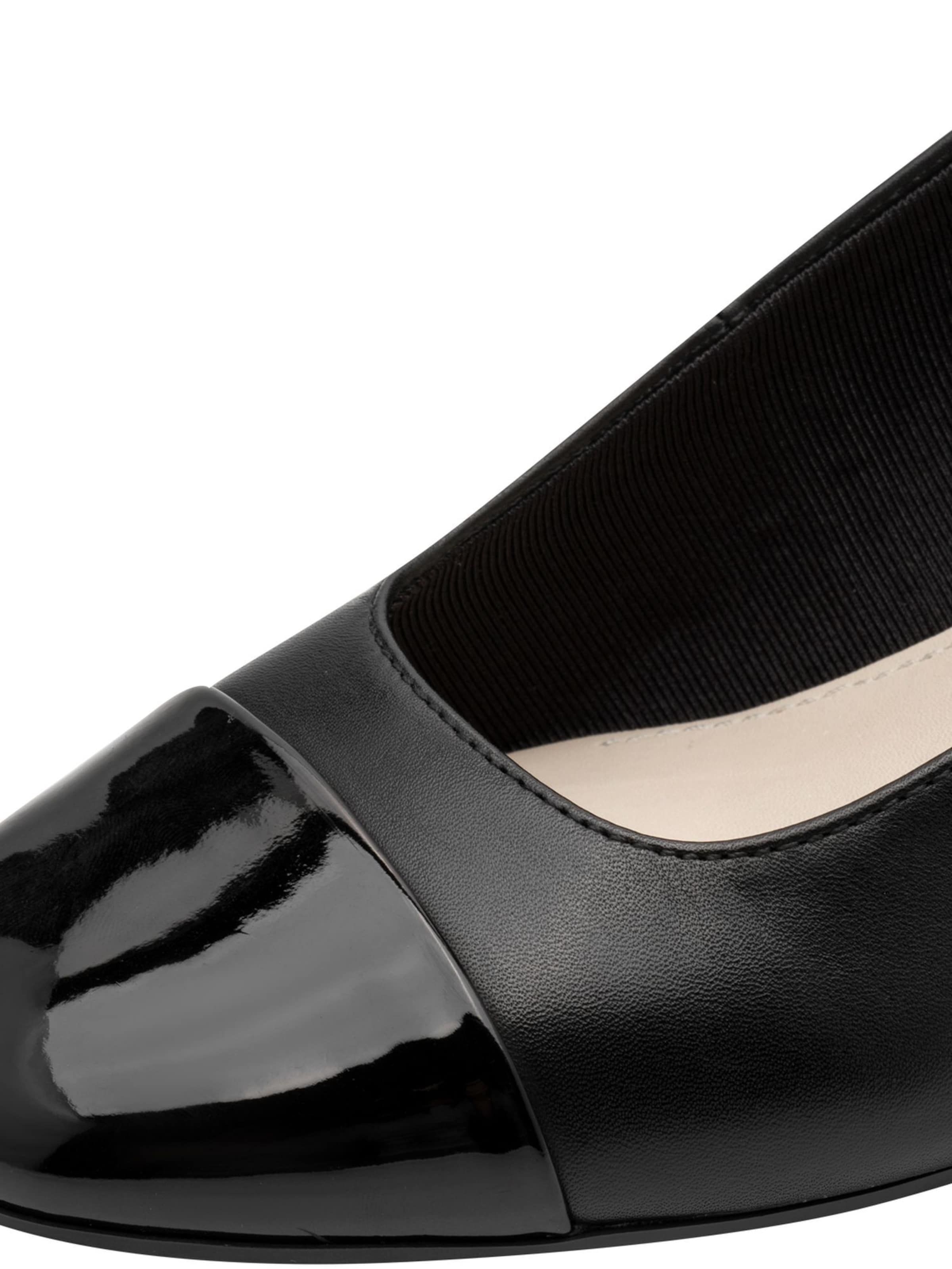 Tamaris Slingback pumps in Black