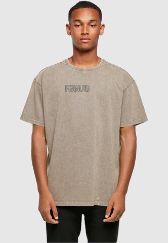Merchcode Shirt 'Peanuts' in Bruin: voorkant