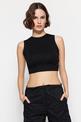 Trendyol Top in Black: front