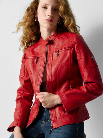 KOROSHI Between-Season Jacket in Red