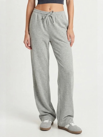 Pantaloni sportivi di Happiness İstanbul in grigio: frontale