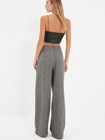 Trendyol Wide leg Pleat-front trousers in Grey
