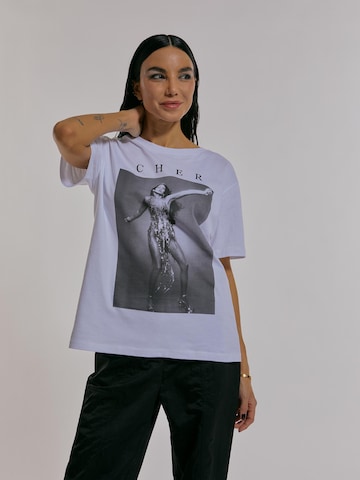 T-shirt 'Road Trip' ABOUT YOU x Chiara Biasi en blanc