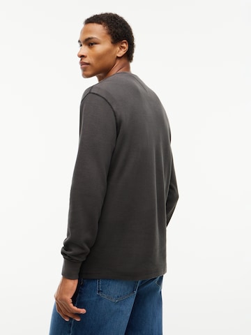 Tommy Jeans Särk, värv must: tagant vaates