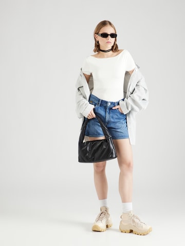 Gina Tricot Футболка в Белый
