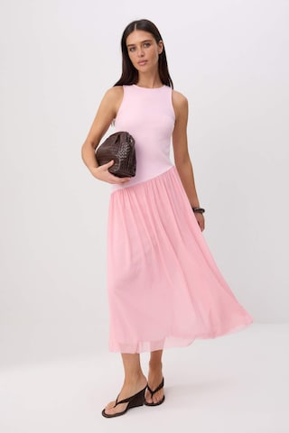 Trendyol - Vestido em rosa