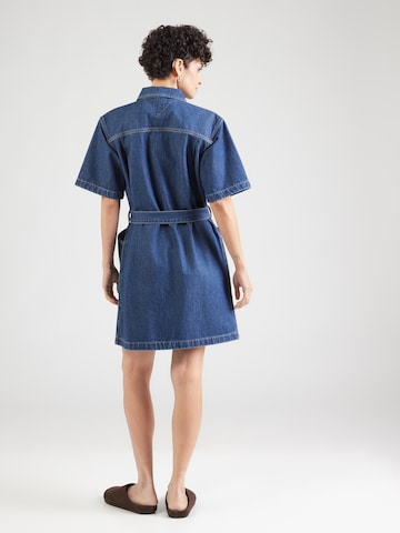 Tommy Jeans Puseromekko värissä sininen