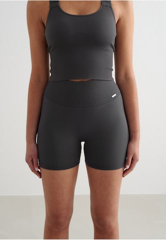 Aim'n Skinny Sportshorts in Grau