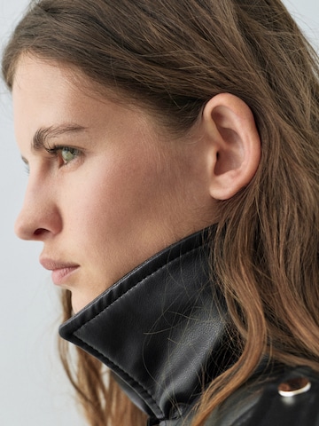 Pull&Bear Jacke in Schwarz