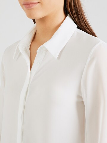 Trendyol - Blusa en blanco