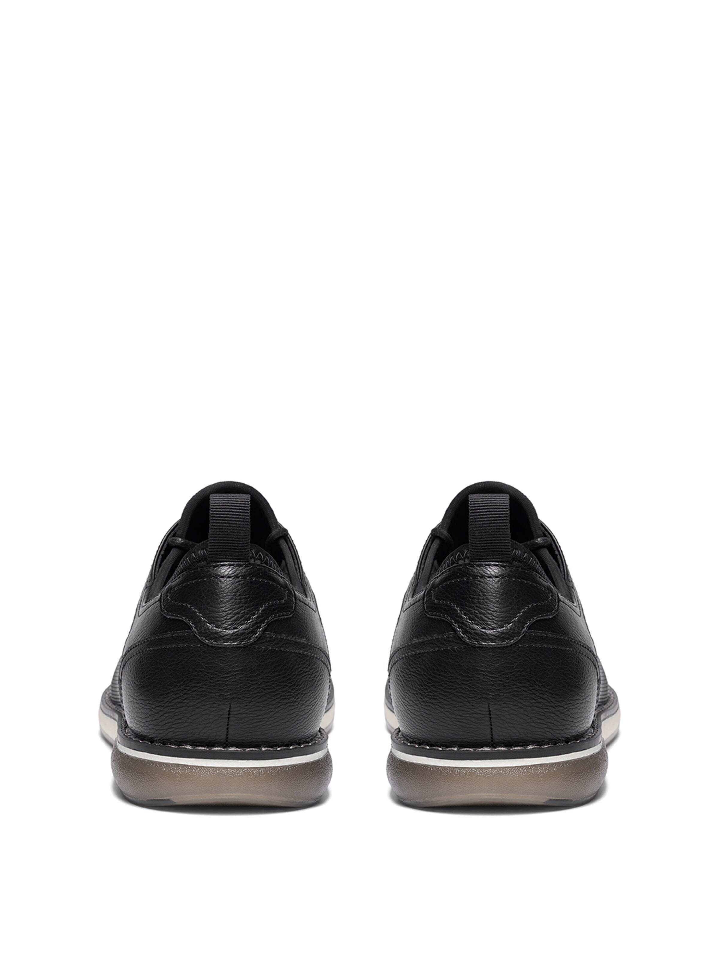 Scarpa stringata di Bruno Marc in nero