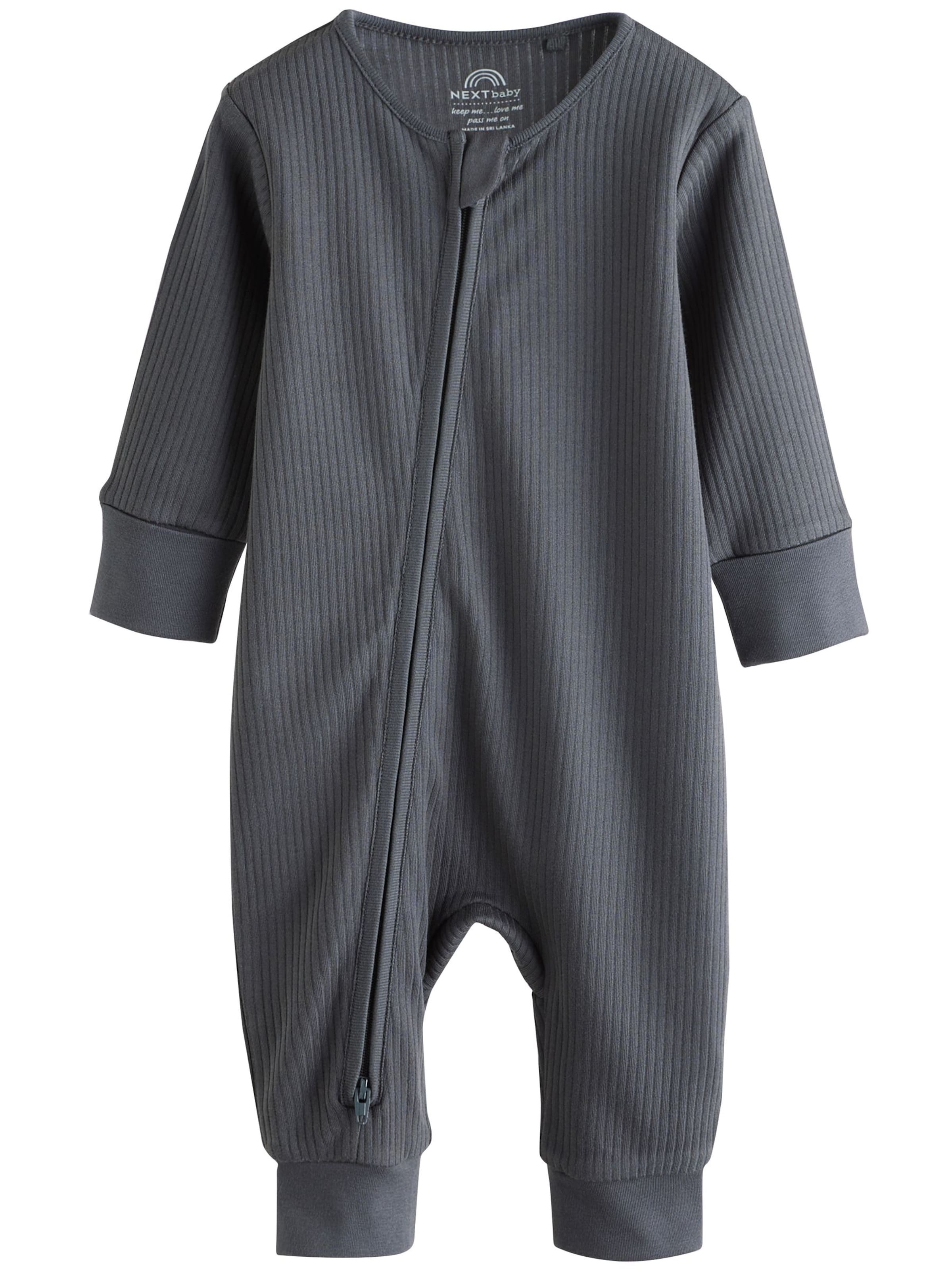 Pijamale de la Next pe maro