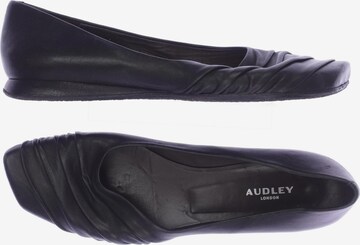 AUDLEY Flats & Loafers in 39 in Black: front
