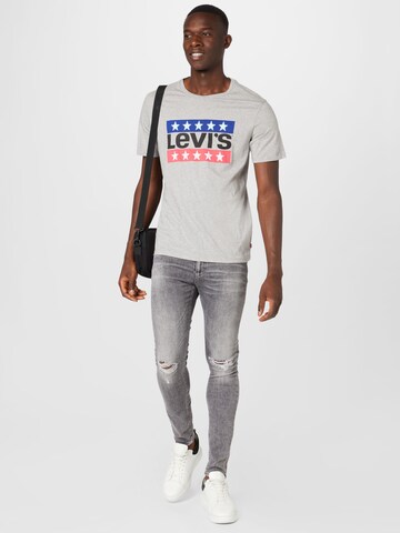 LEVI'S ® Μπλουζάκι 'Graphic Crewneck Tee' σε γκρι