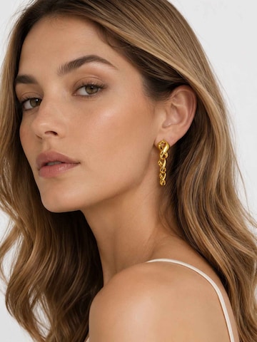 RteRme Earrings 'Orla Earrings' in Gold: front