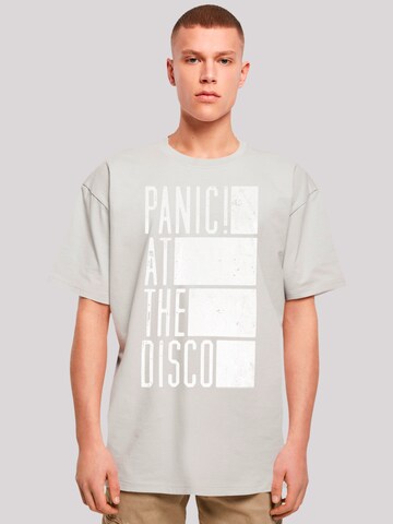 F4NT4STIC Shirt 'Panic At The Disco Block Text' in Grijs: voorkant