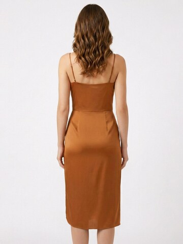 Abito 'Midi Slip Dress With Side Gathering' di AVENUE N°29 in marrone