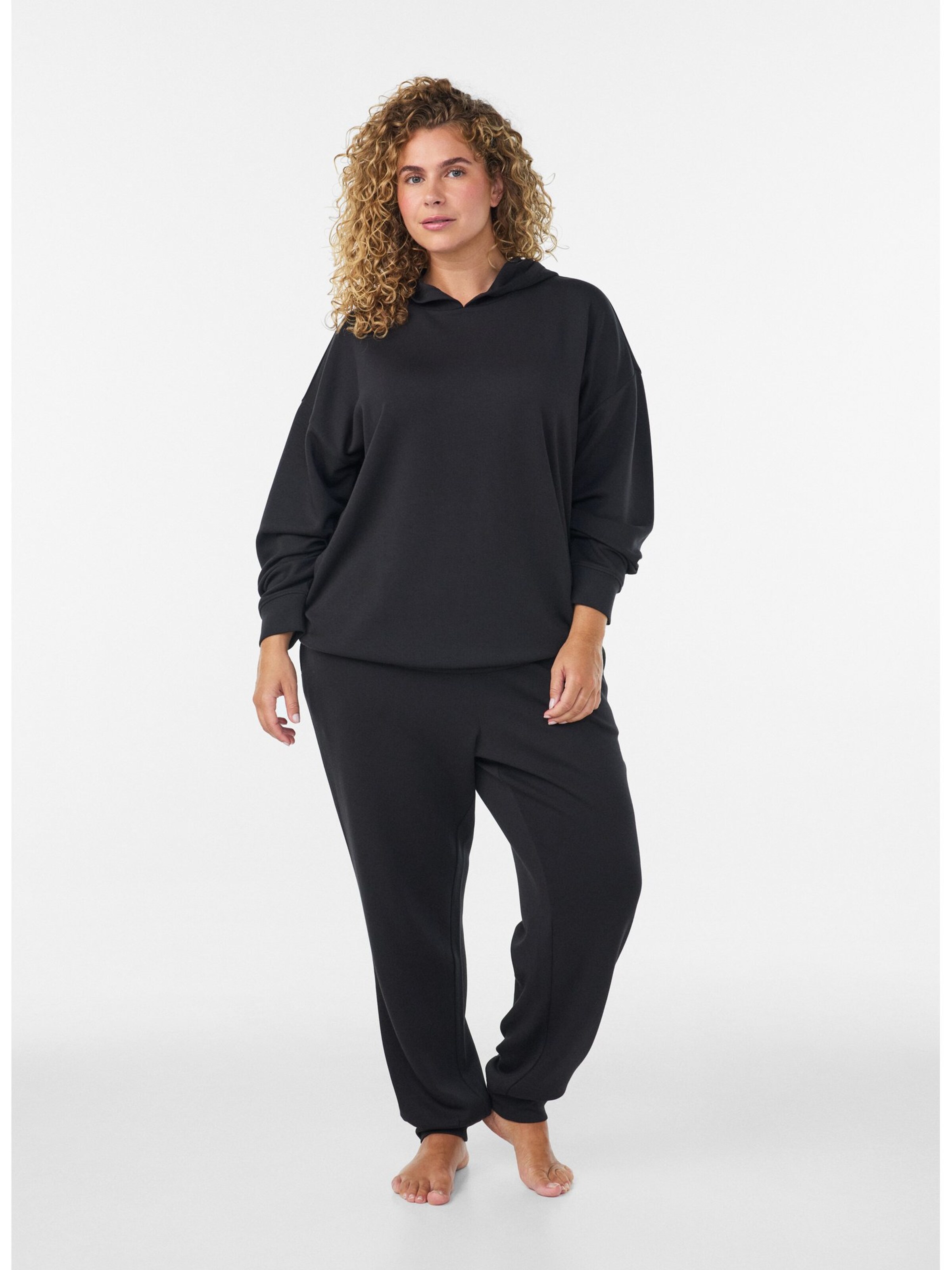 Zizzi Pullover in Schwarz: Vorderseite