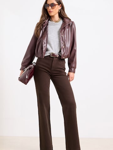 Lipsy - Perna larga Calças de ganga em castanho