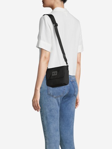 Tommy Jeans Чанта с презрамки в черно
