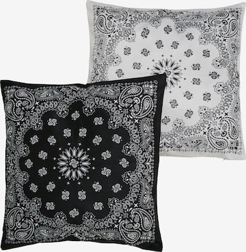 Coussins Urban Classics en noir : devant