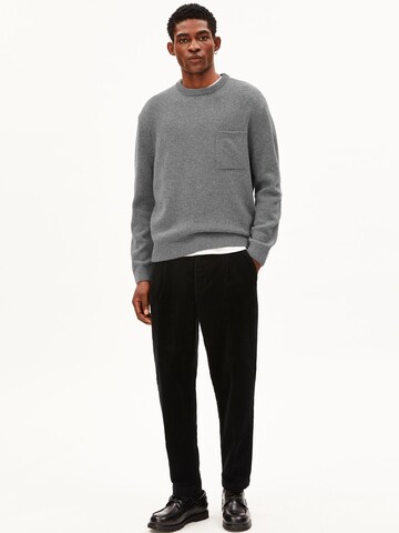 ARMEDANGELS Sweater in Grey: front
