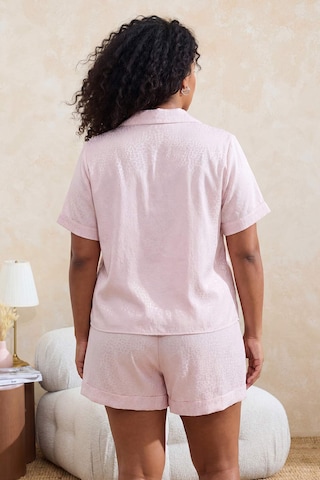 Pantaloni scurți de la Trendyol Curve pe roz