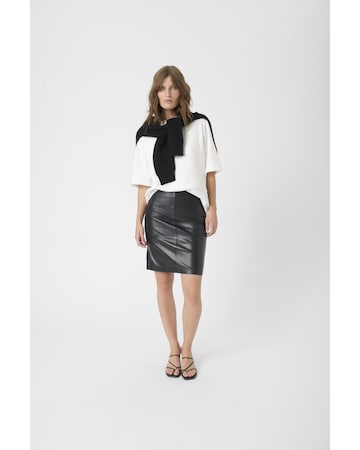 SOAKED IN LUXURY Skirt in Black