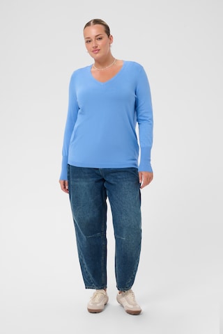 KAFFE CURVE Sweter w kolorze niebieski