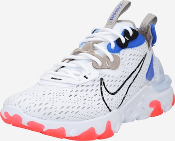 Baskets basses 'React Vision' Nike Sportswear en blanc : devant