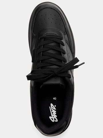 Pull&Bear Sneaker in Schwarz