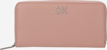 Calvin Klein Wallet in Purple: front