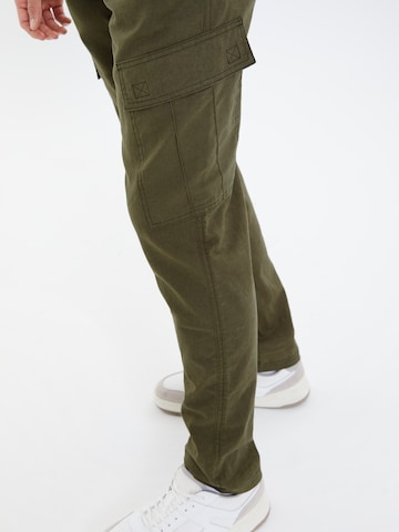 Threadbare Laienev Klapptaskutega püksid 'Gordon', värv roheline