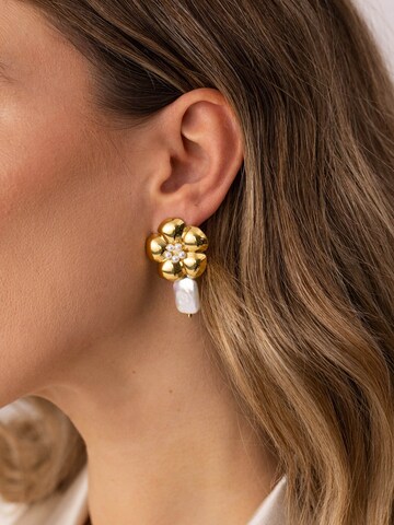 PURELEI Oorbellen 'Floral Pearly' in Goud