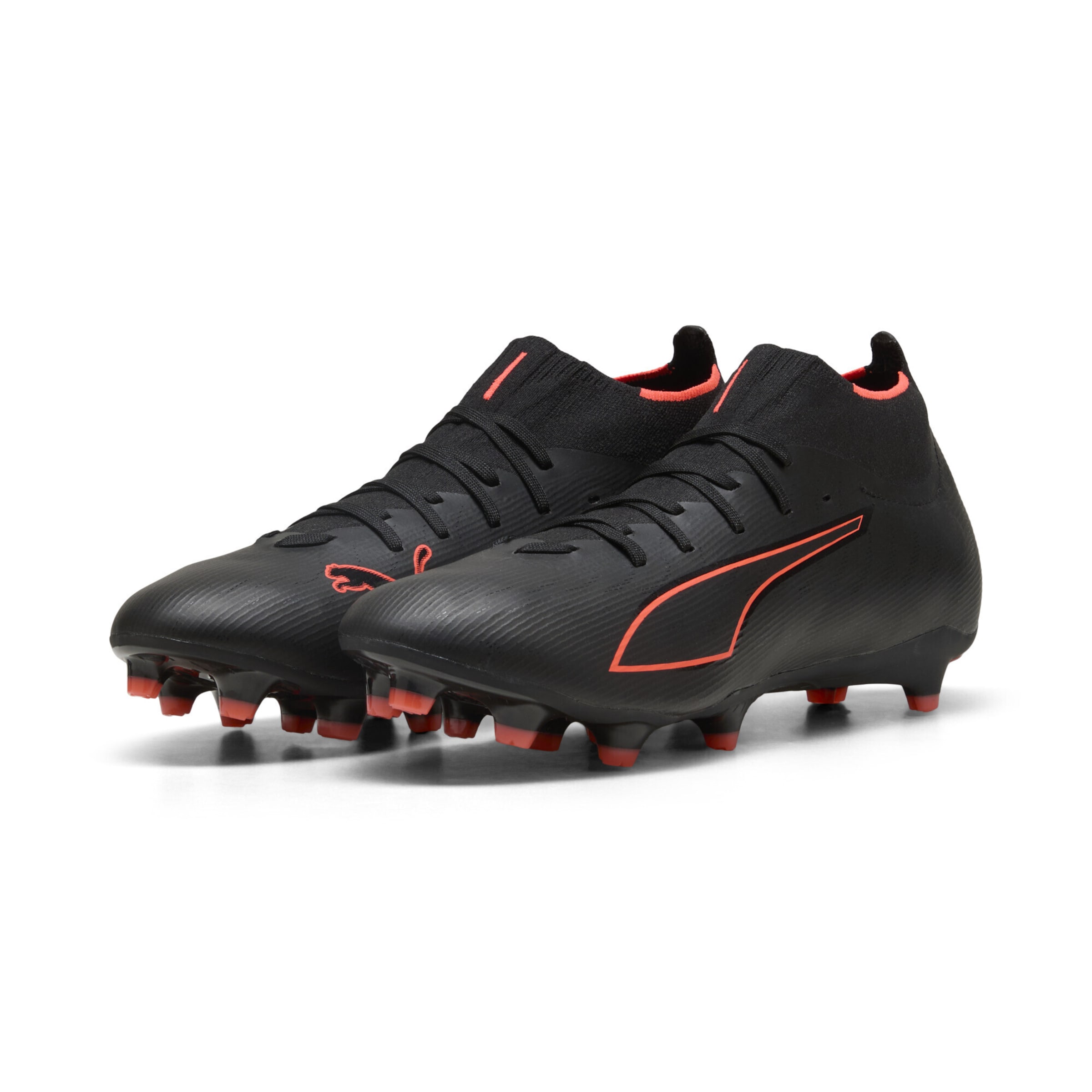 PUMA Soccer shoe 'Ultra 6 Match+' in Black