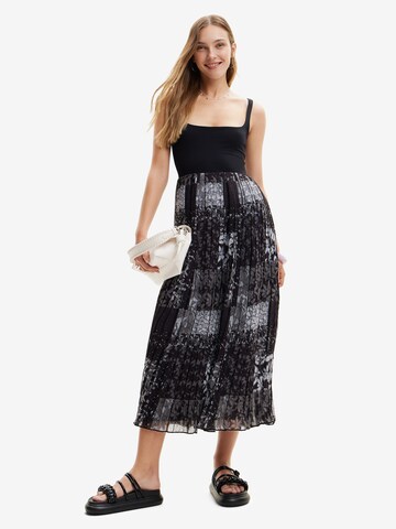Rochie de la Desigual pe negru