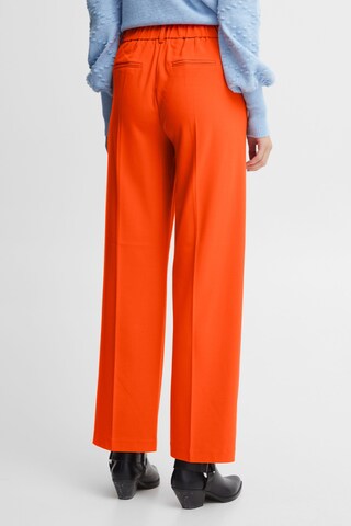 b.young - Loosefit Pantalón de pinzas 'DANTA' en naranja