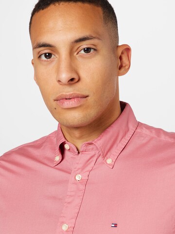 TOMMY HILFIGER Regular Fit Skjorte i pink