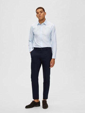 Coupe slim Pantalon à plis 'Neil' SELECTED HOMME en bleu