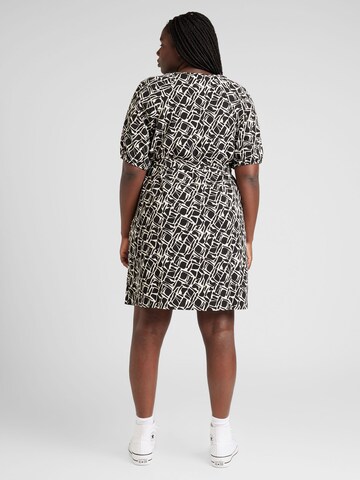 Robe 'VMCPage' Vero Moda Curve en noir