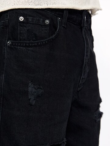 Pull&Bear Regular Jeans in Black