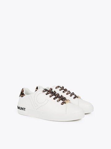 Lola Casademunt Sneaker in Weiß
