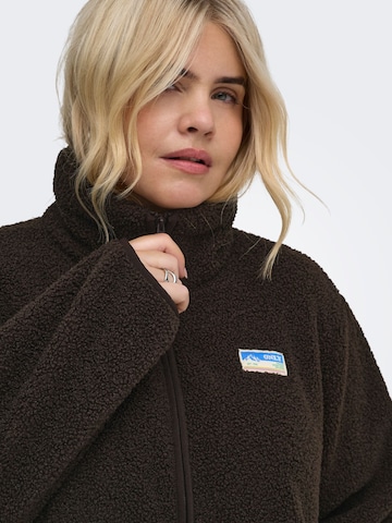 ONLY Carmakoma - Chaqueta de entretiempo 'CAREva' en marrón