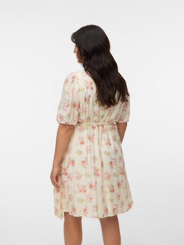 Robe 'VMCBella' Vero Moda Curve en beige