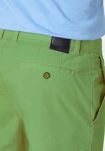 REDPOINT Regular Chino Pants in Green