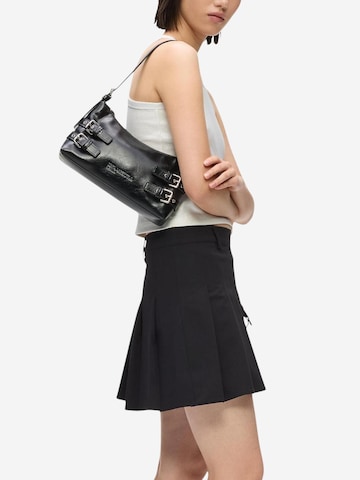 KARL LAGERFELD JEANS Schoudertas 'KLJ Buckle Shoulder Bag B1W30156' in Zwart