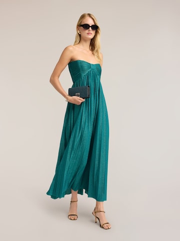 MOTIVI - Vestido de noche en verde