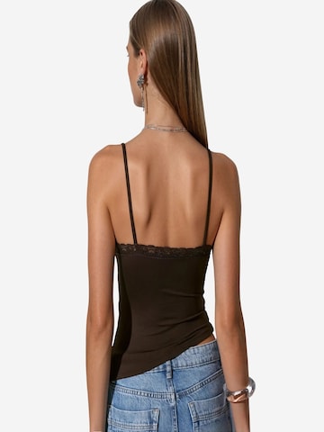 Busem Top 'Tanktops & Camis' in Bruin